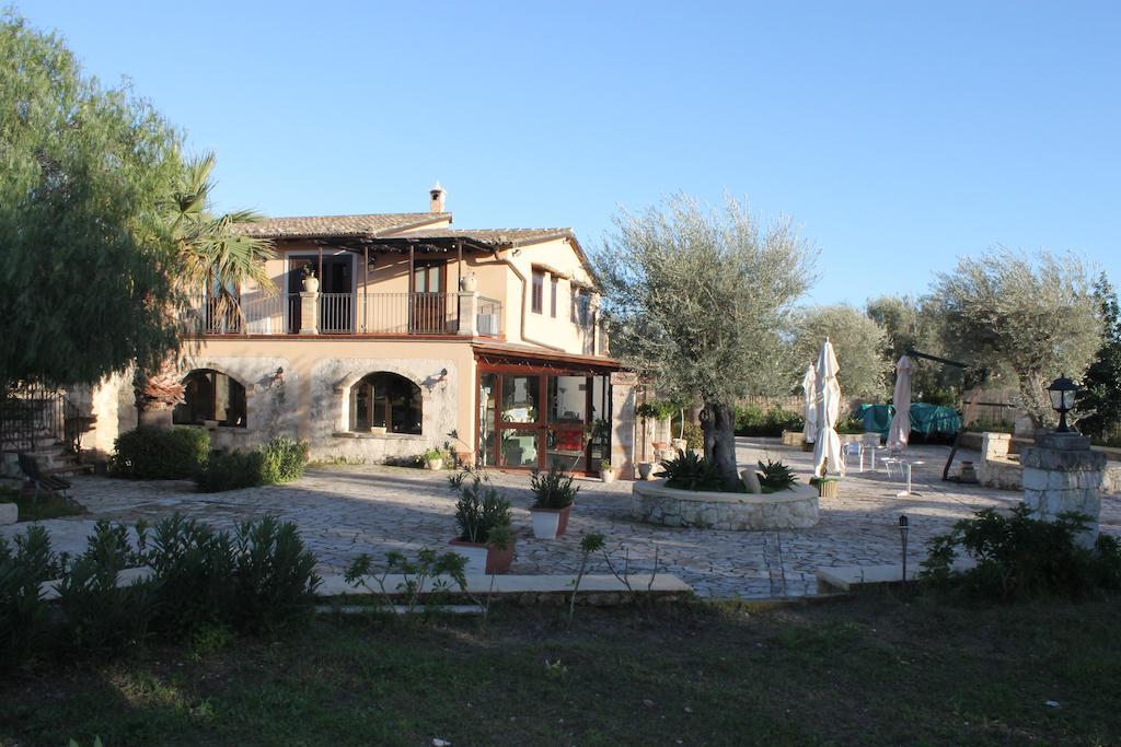 B&B Casale Siciliano Di Miryam Tiralongo Avola Exterior photo